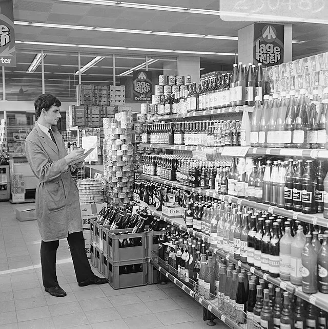 14 Things Every Supermarket Displayed in the 1970s That You Rarely See Today