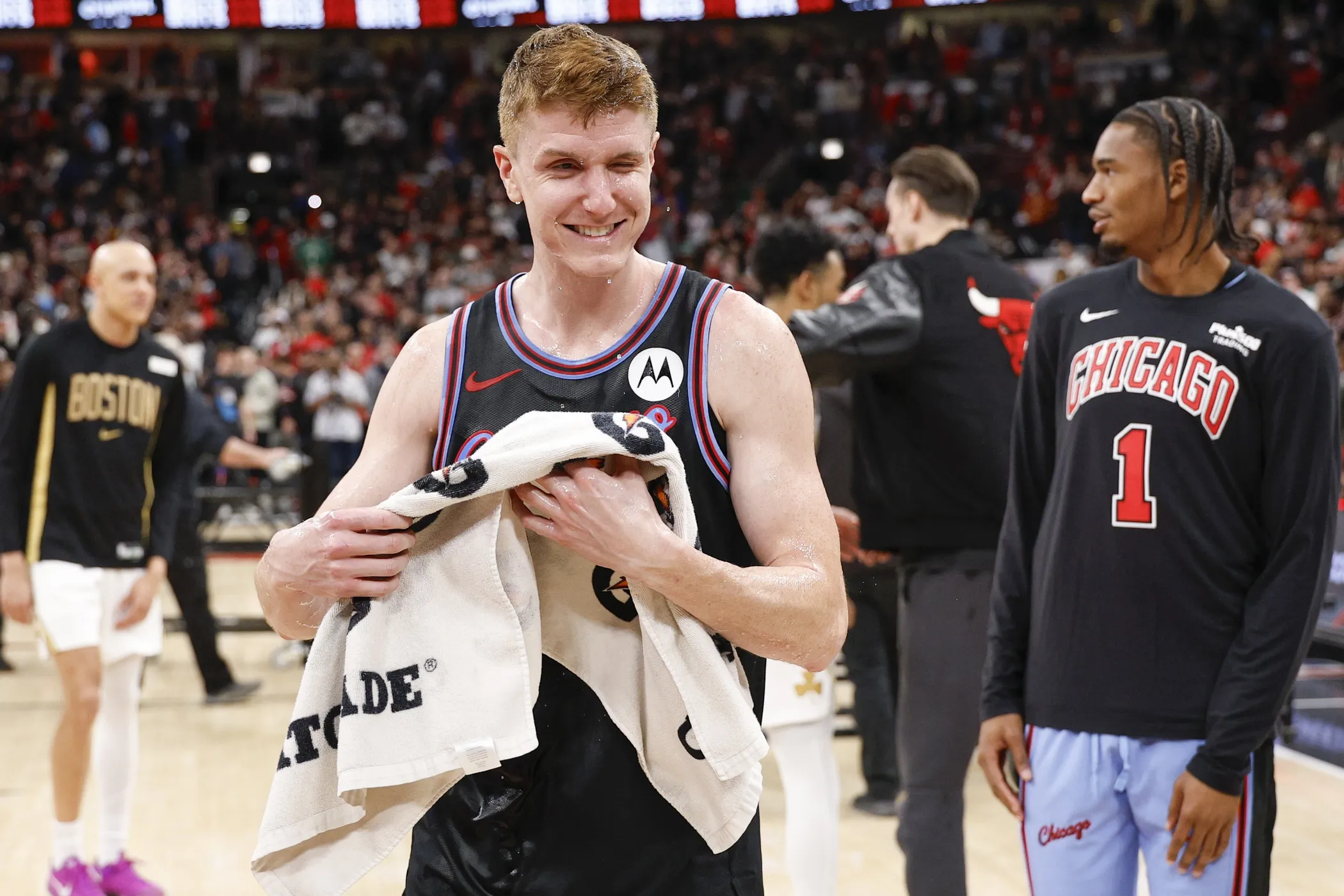 Huerter’s Buzzer-Beater Honors Rose as Bulls Top Celtics