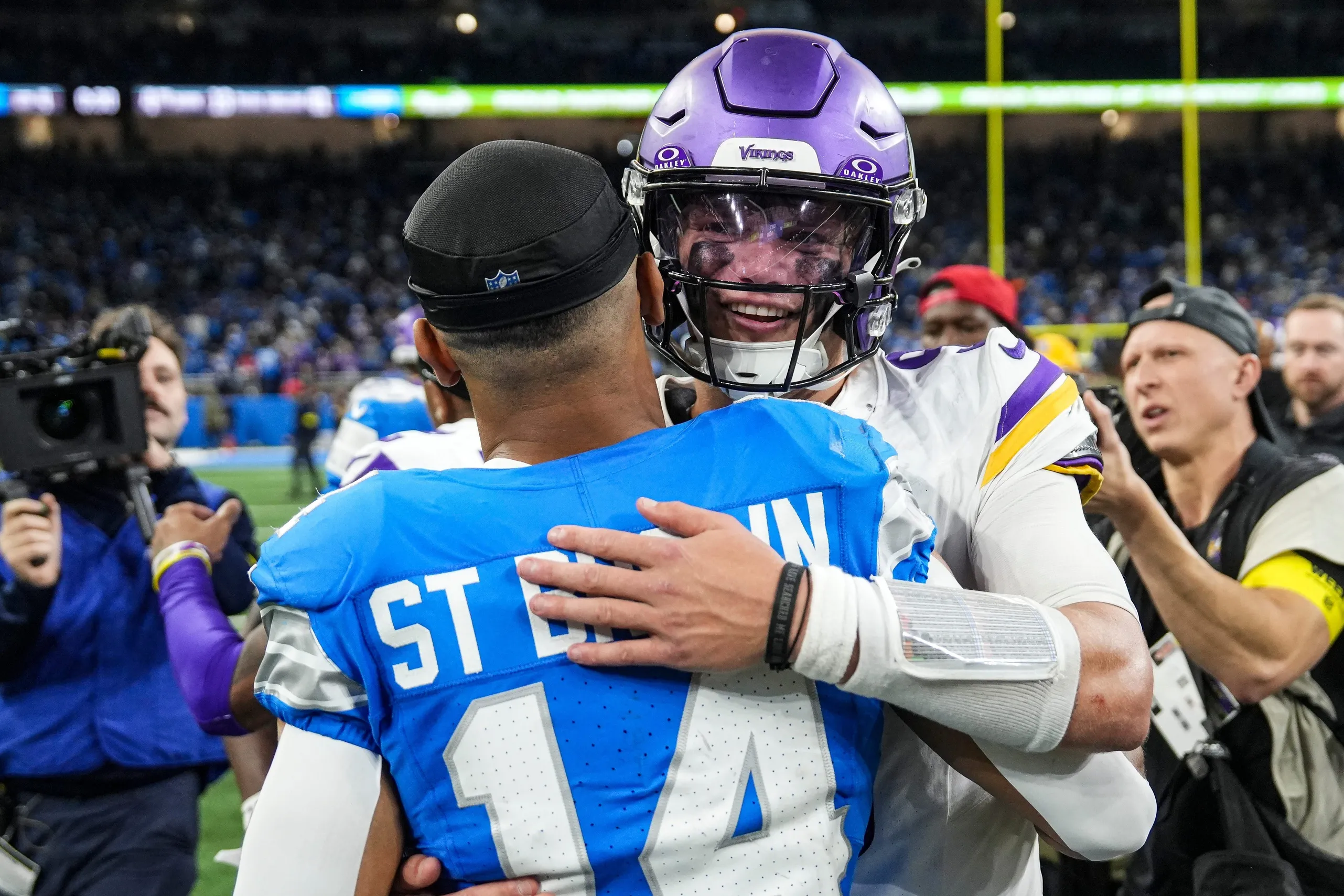 ‘Feeding the Wolf’: J.J. McCarthy Channels Anger Into Leadership During Vikings’ Resurgence