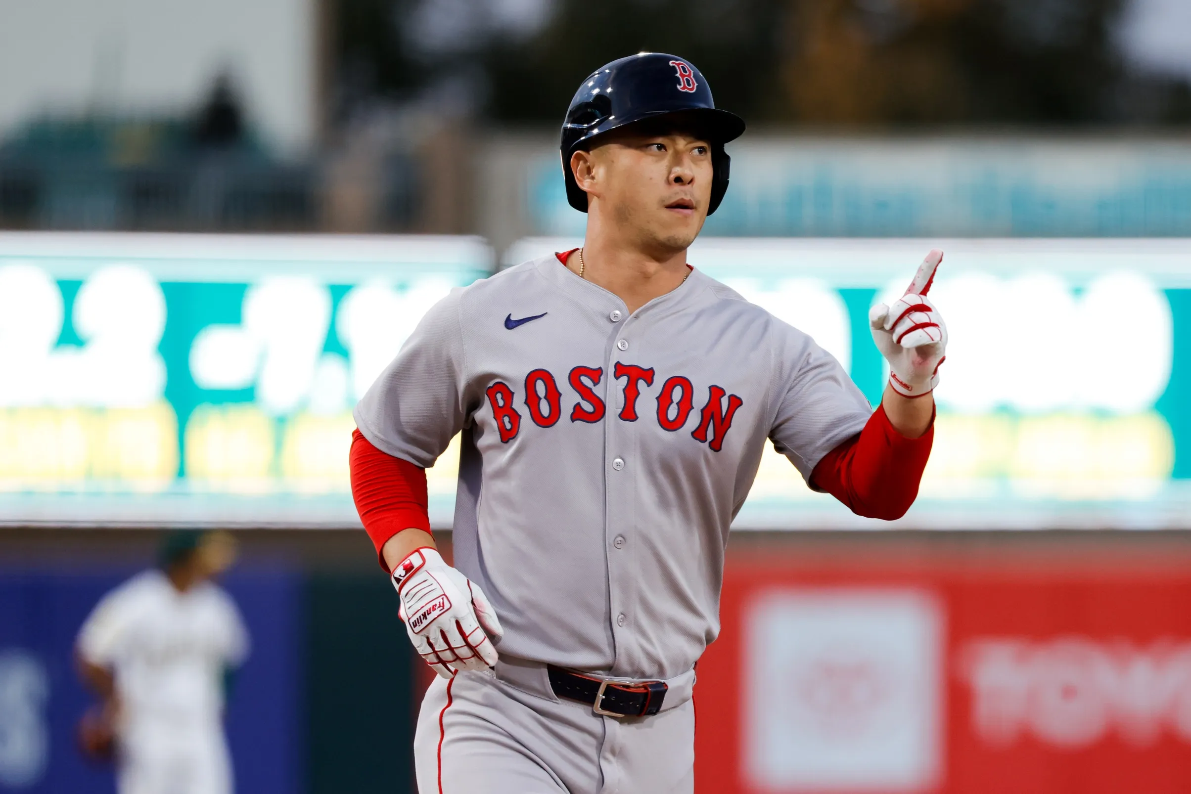 Seattle Mariners Add Versatility with Rob Refsnyder Signing