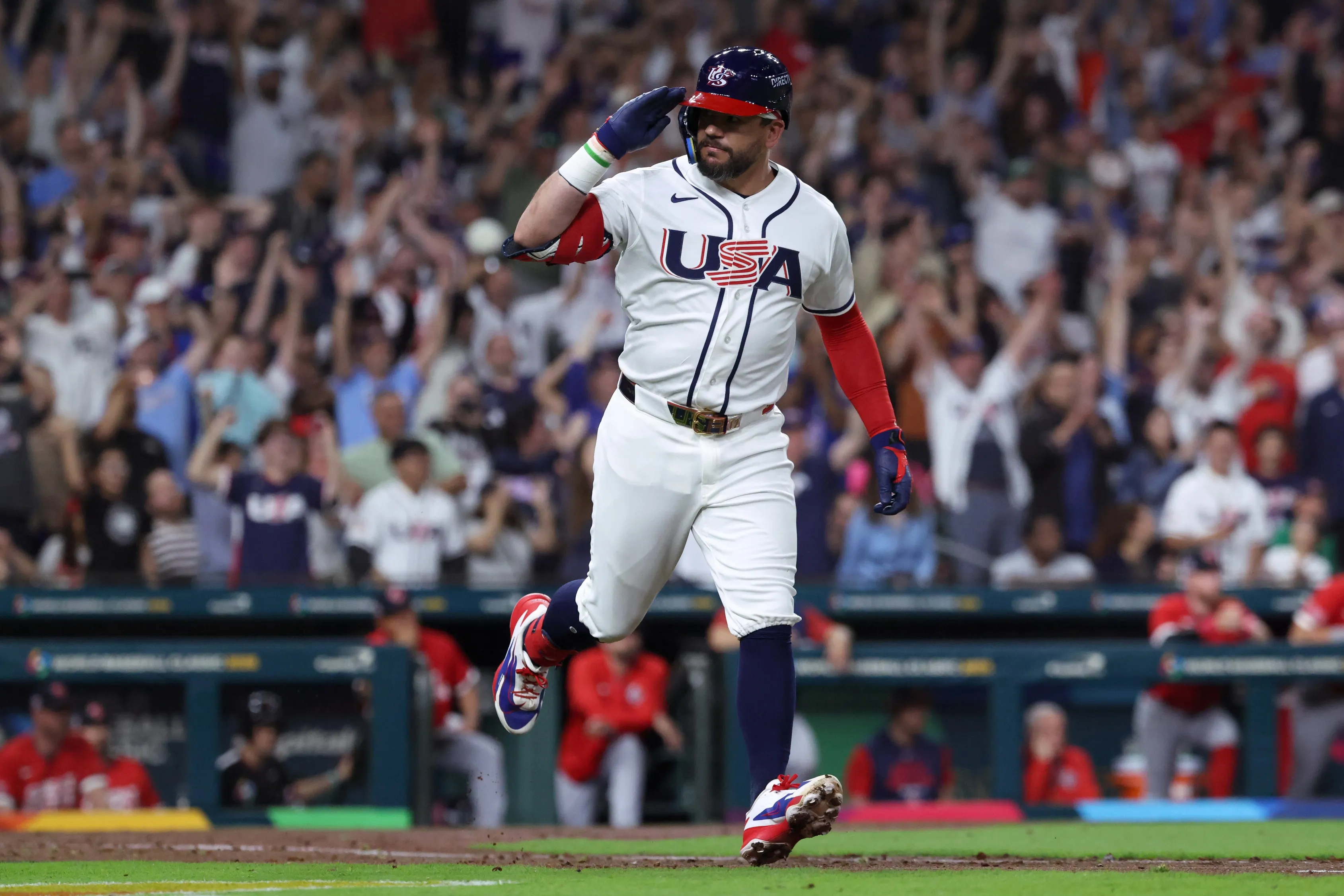 Kyle Schwarber Studies Teammate Nolan McLean Ahead of MLB Matchups