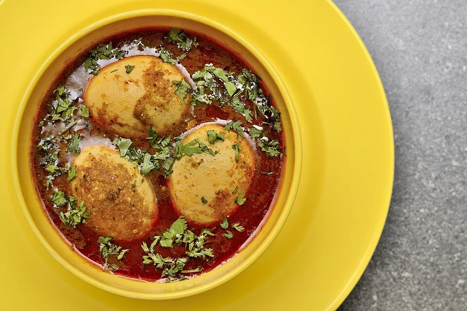 https://onlybestrecipes.com/egg-curry-recipeegg-curry-recipe/ on Wikicommons