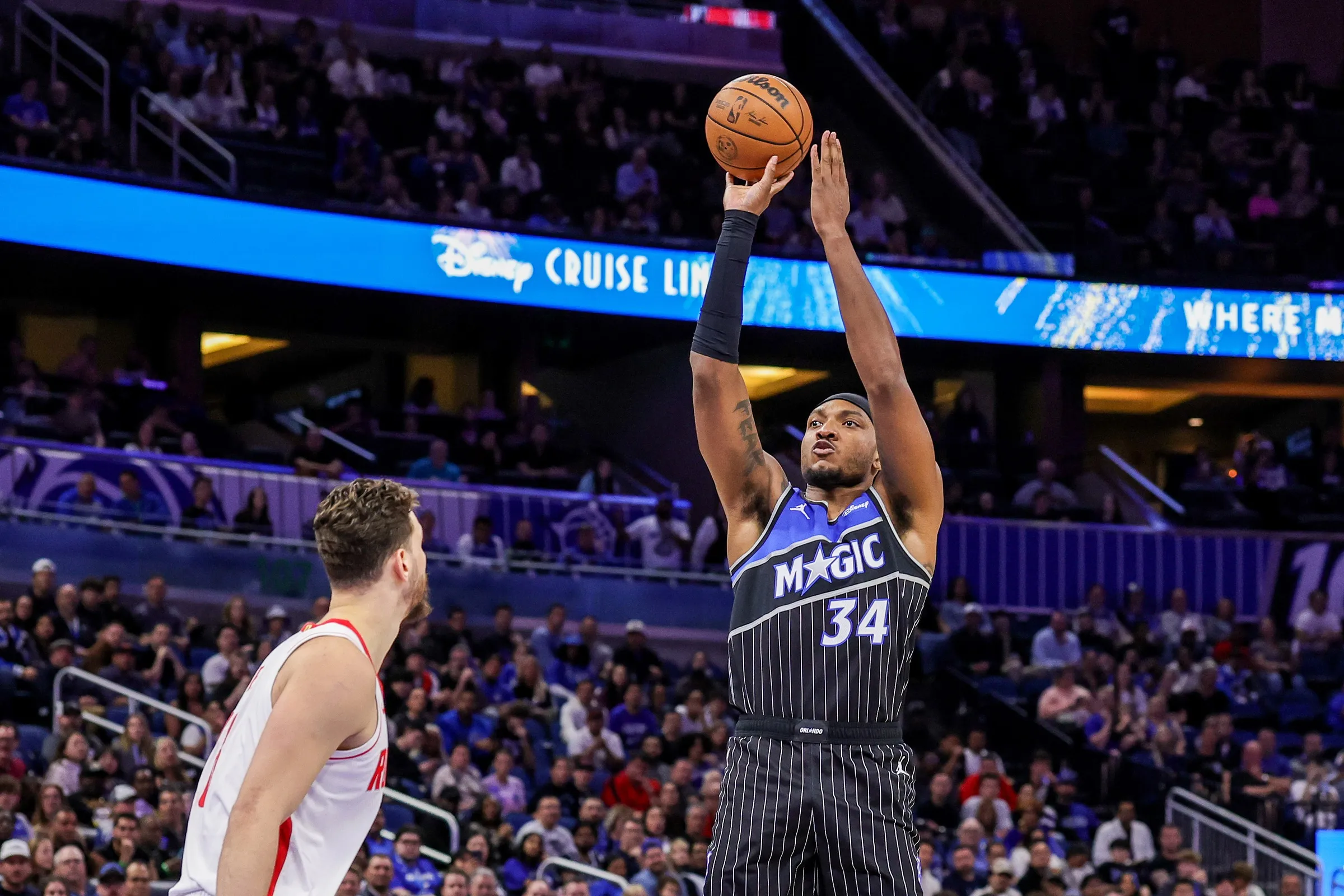 Wendell Carter Jr.’s Last-Second Dunk Lifts Magic Past Mavericks