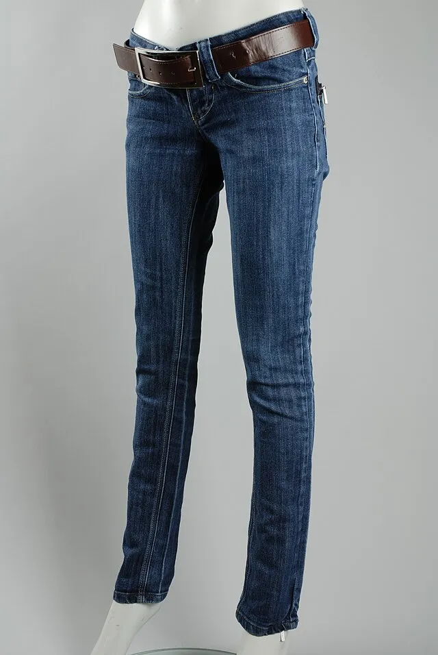 Revers Jeans on Wikimedia Commons 