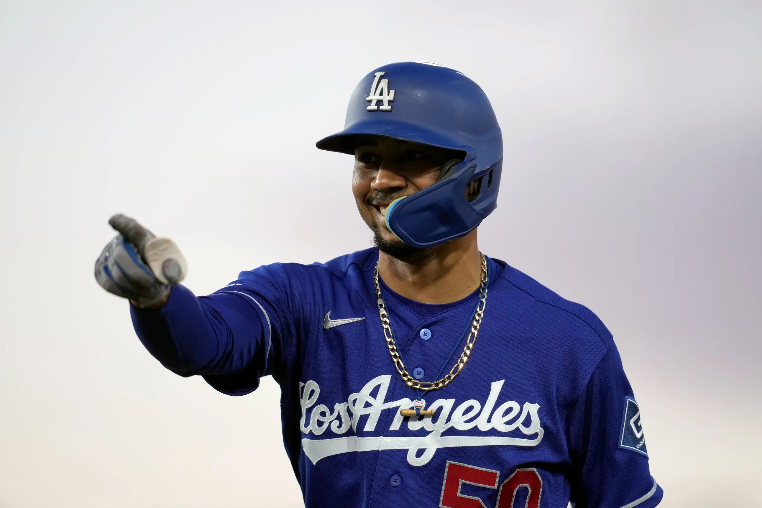 Dodgers Receive Encouraging Injury Update on Mookie Betts Ahead of Padres Series