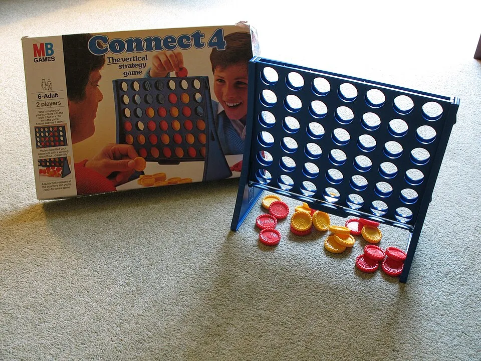 Connect 4 on Wikimedia Commons