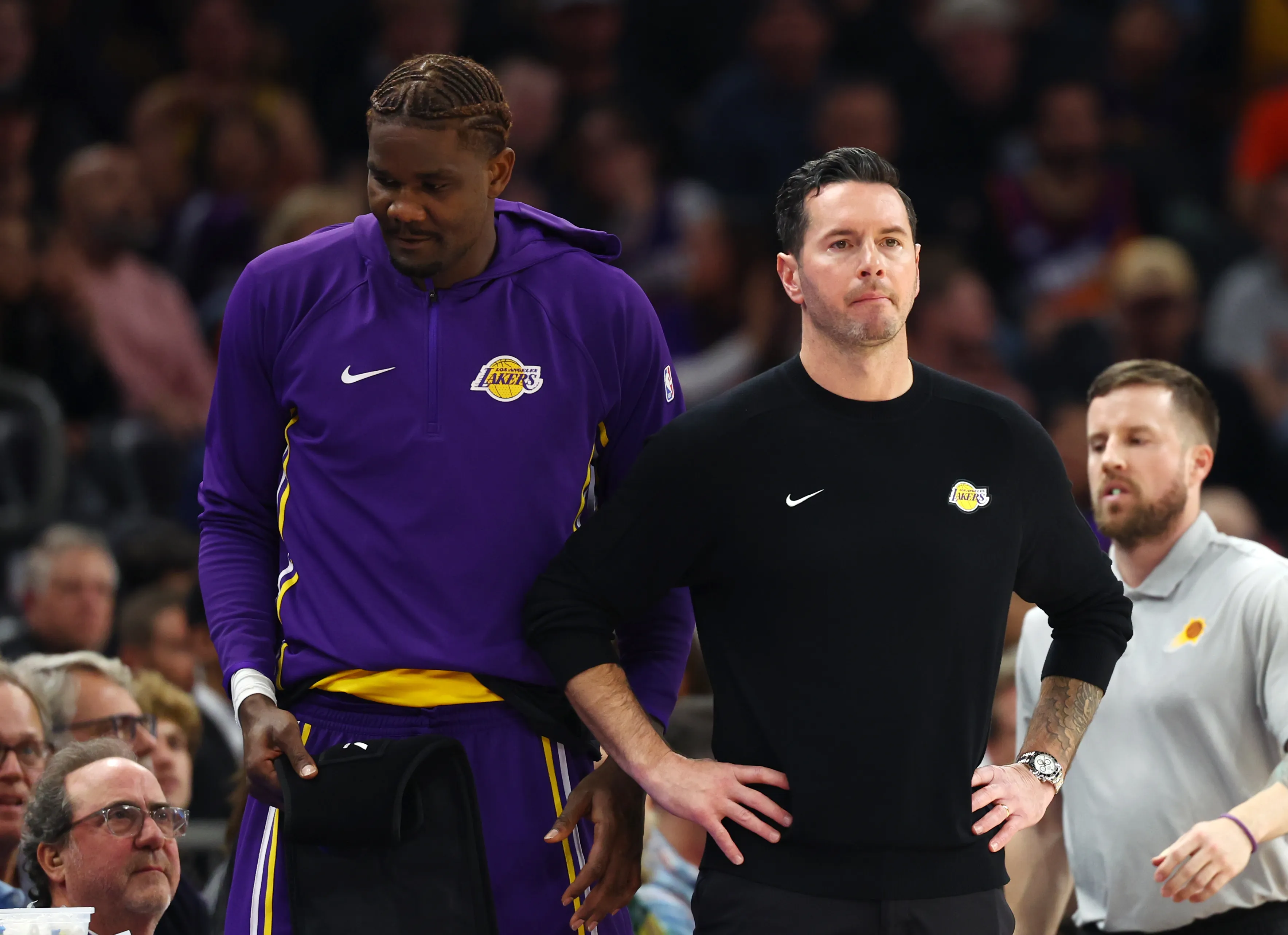 “Deandre Ayton Had Trouble Catching the Ball,” JJ Redick reveals a bigger LA Lakers problem at the worst possible time