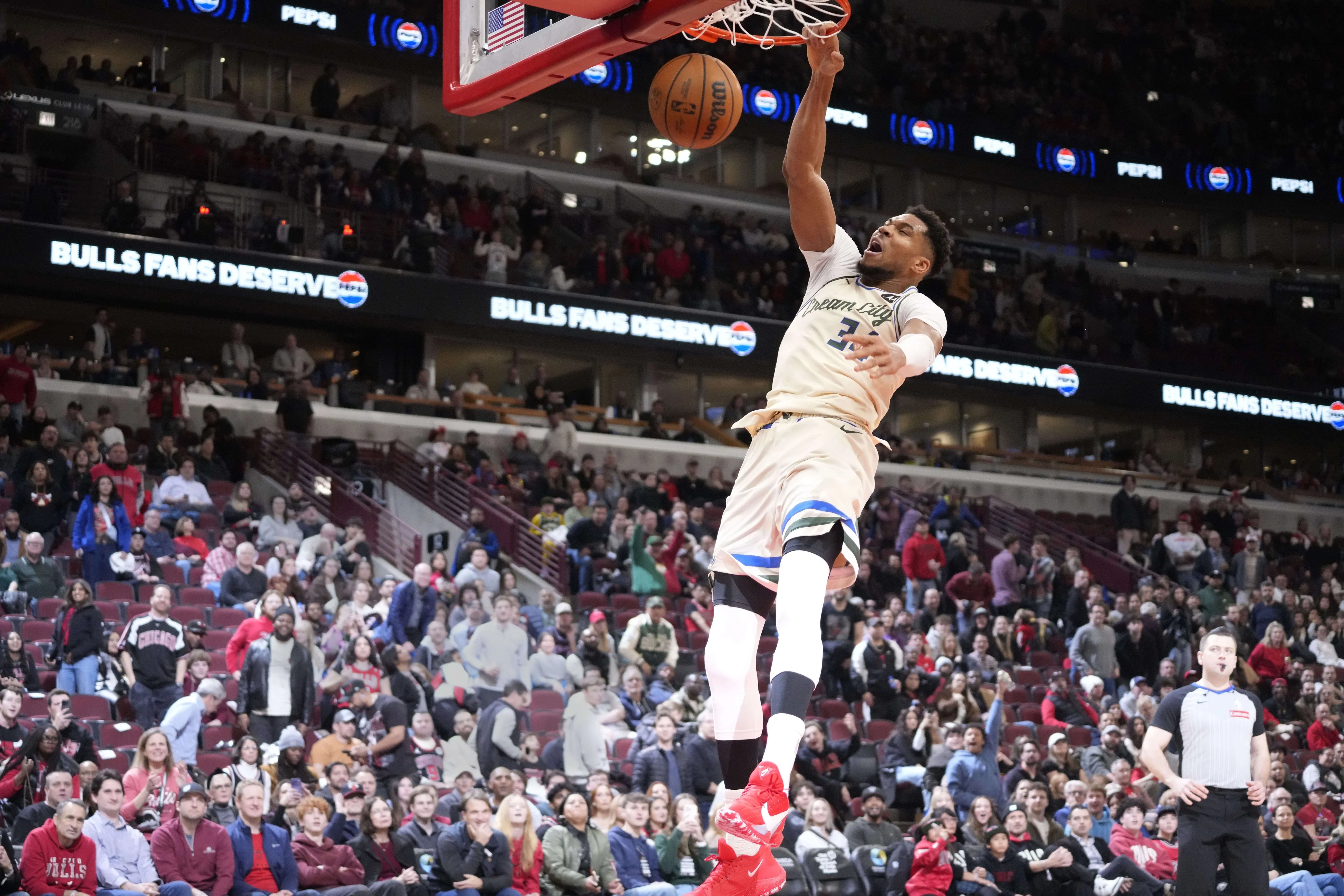 Giannis Returns With a Statement as Bucks Ignite Rivalry With Bulls