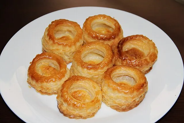 Roozitaa on Wikimedia Commons 