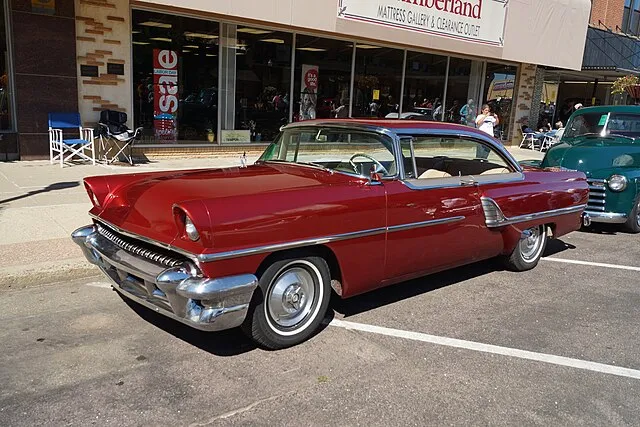 Greg Gjerdingen from Willmar, USA on Wikimedia Commons