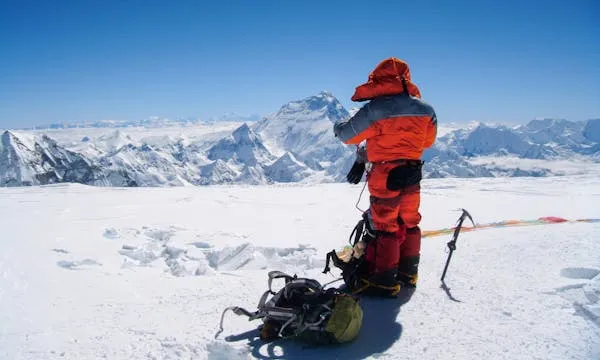 12 Historic Everest Climbing Moments That Changed Mountaineering Forever