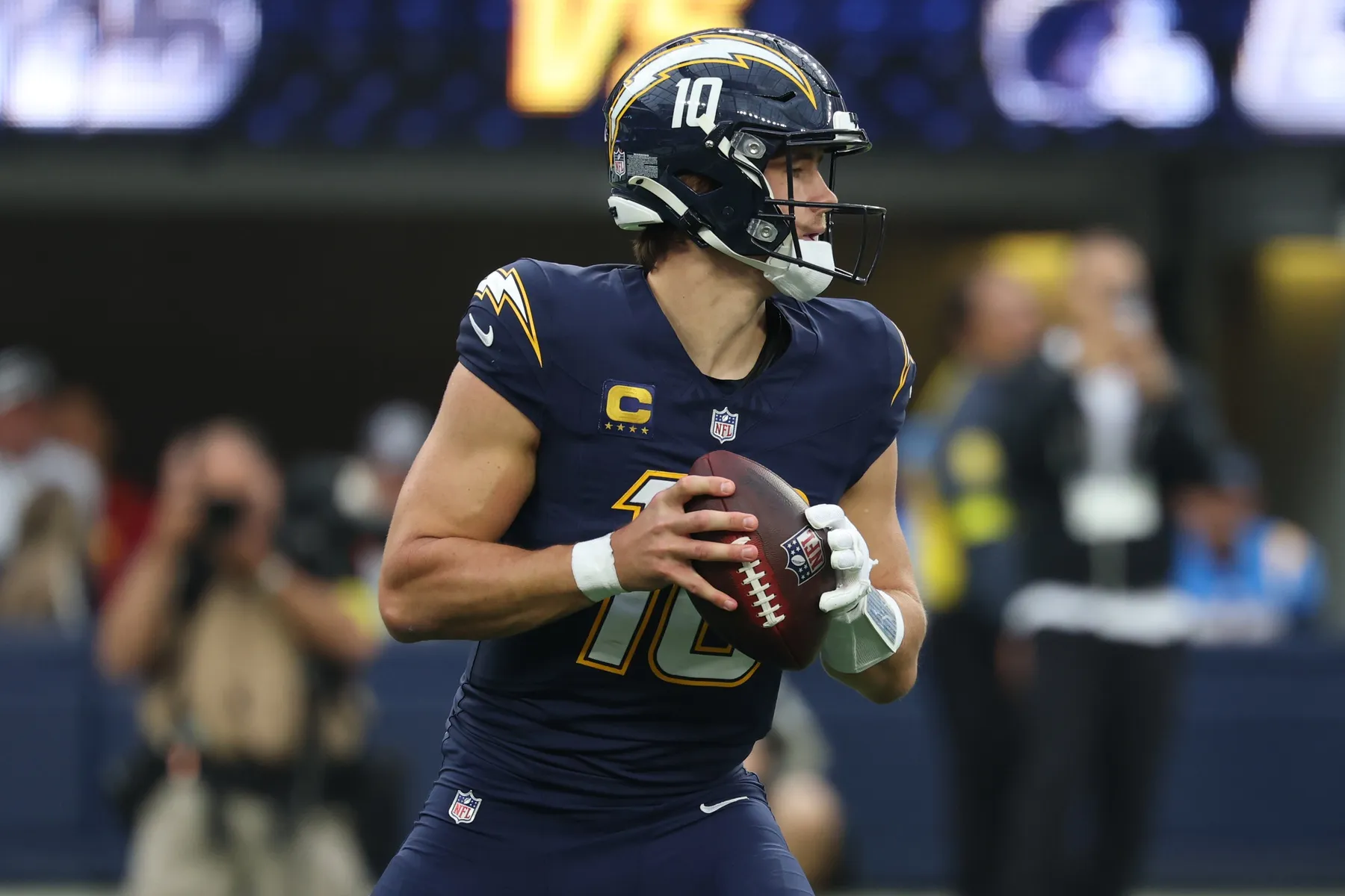 Chargers Monitor Justin Herbert’s Status Ahead of Pivotal Matchup With Eagles