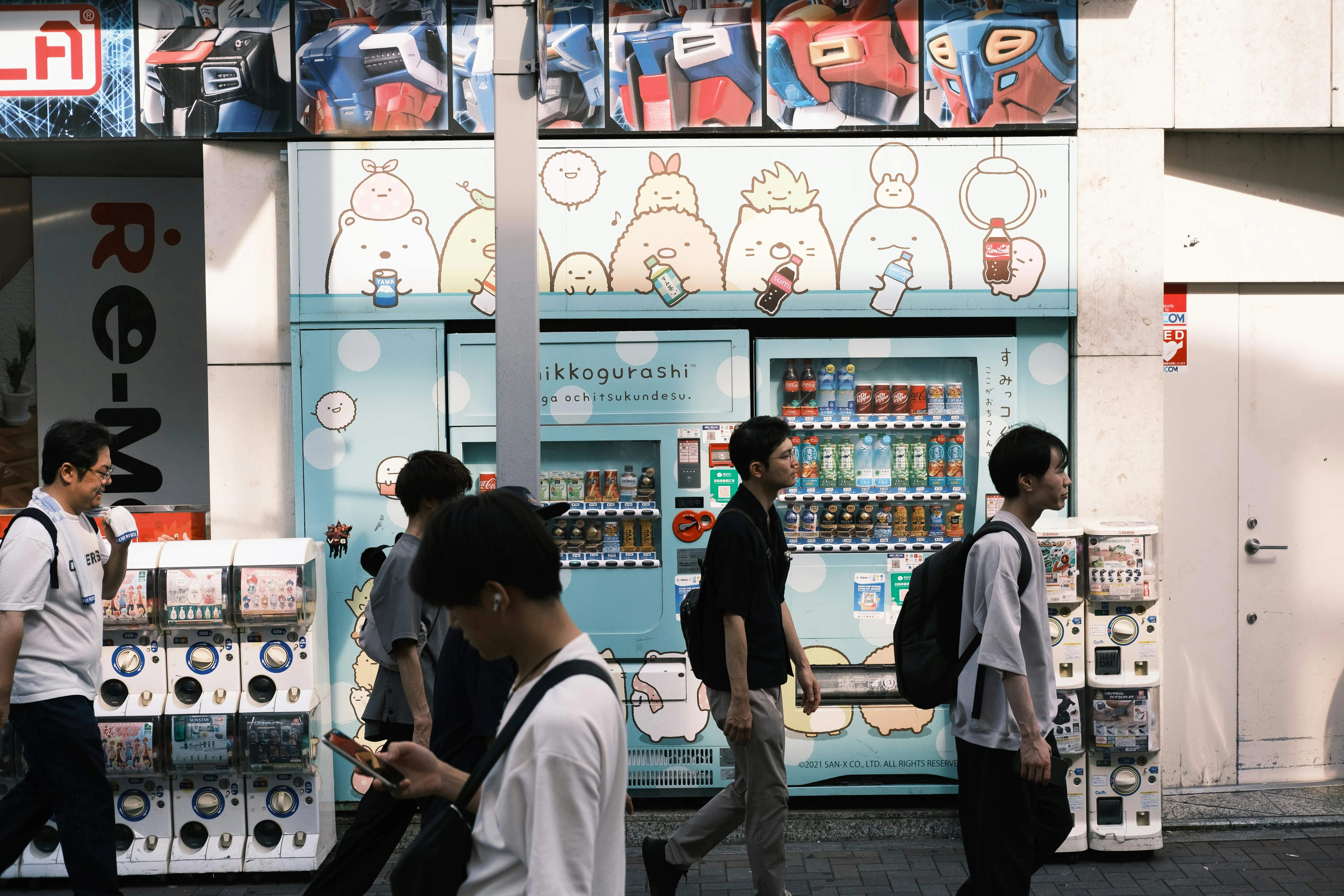13 Discontinued Drinks That People Still Talk About