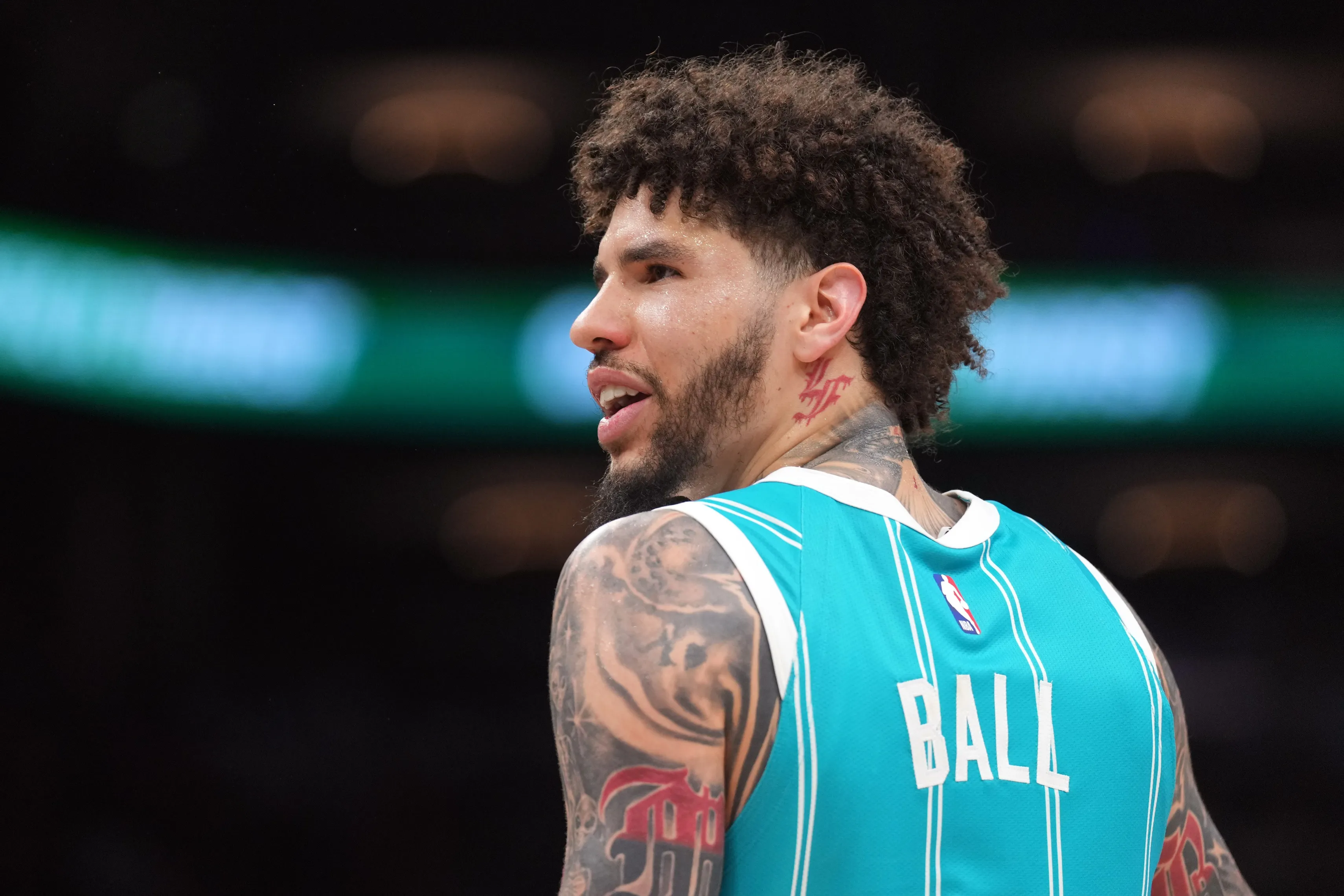Hornets’ 10-Game Winning Streak Ends as Suns Ride Booker’s Big Night