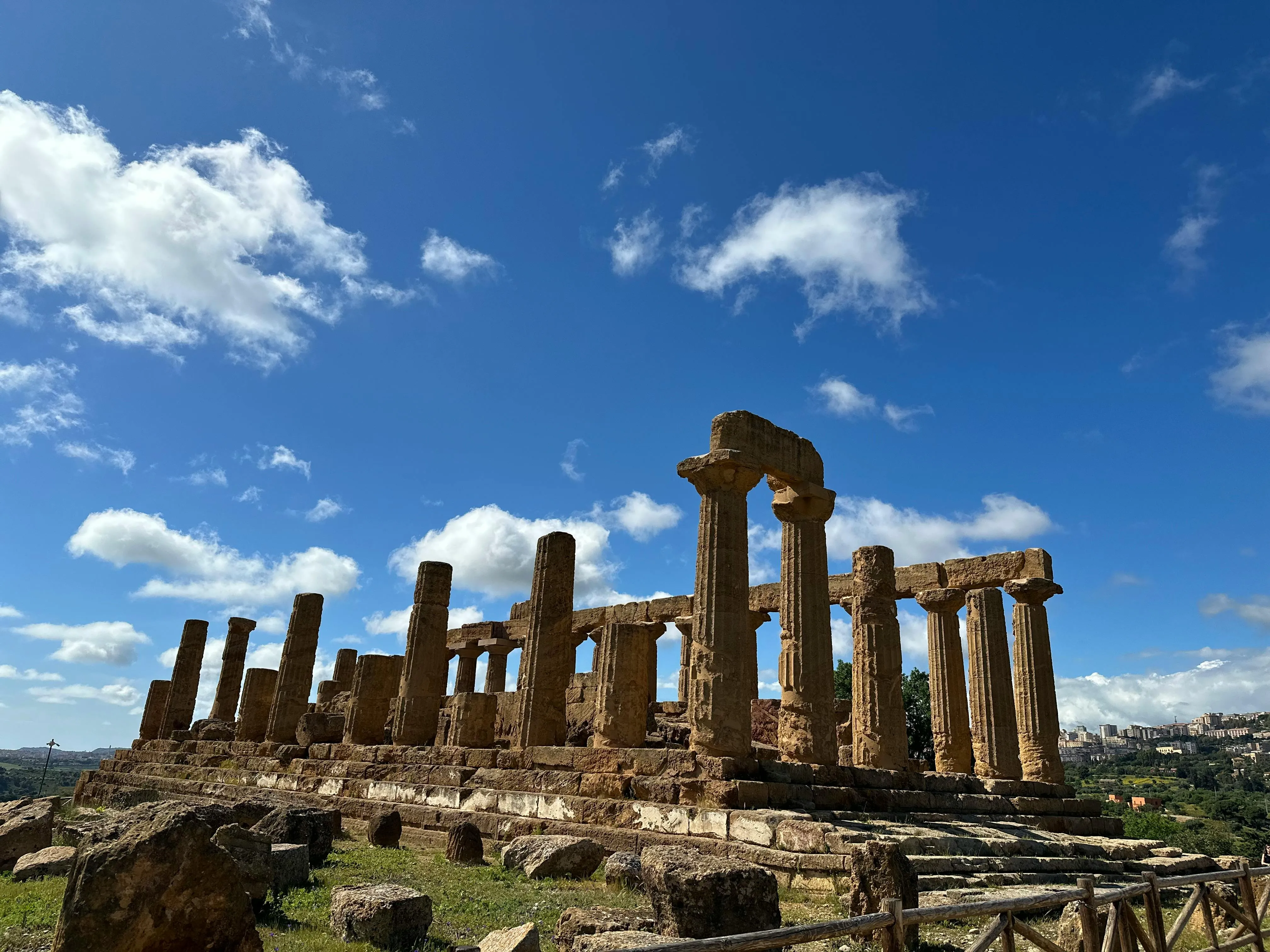 15 Archaeological Discoveries That Defy Human History