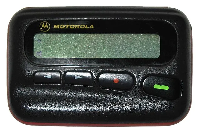 Dme motorola.jpg: Starwhooper derivative work: VT98Fan on Wikimedia Commons