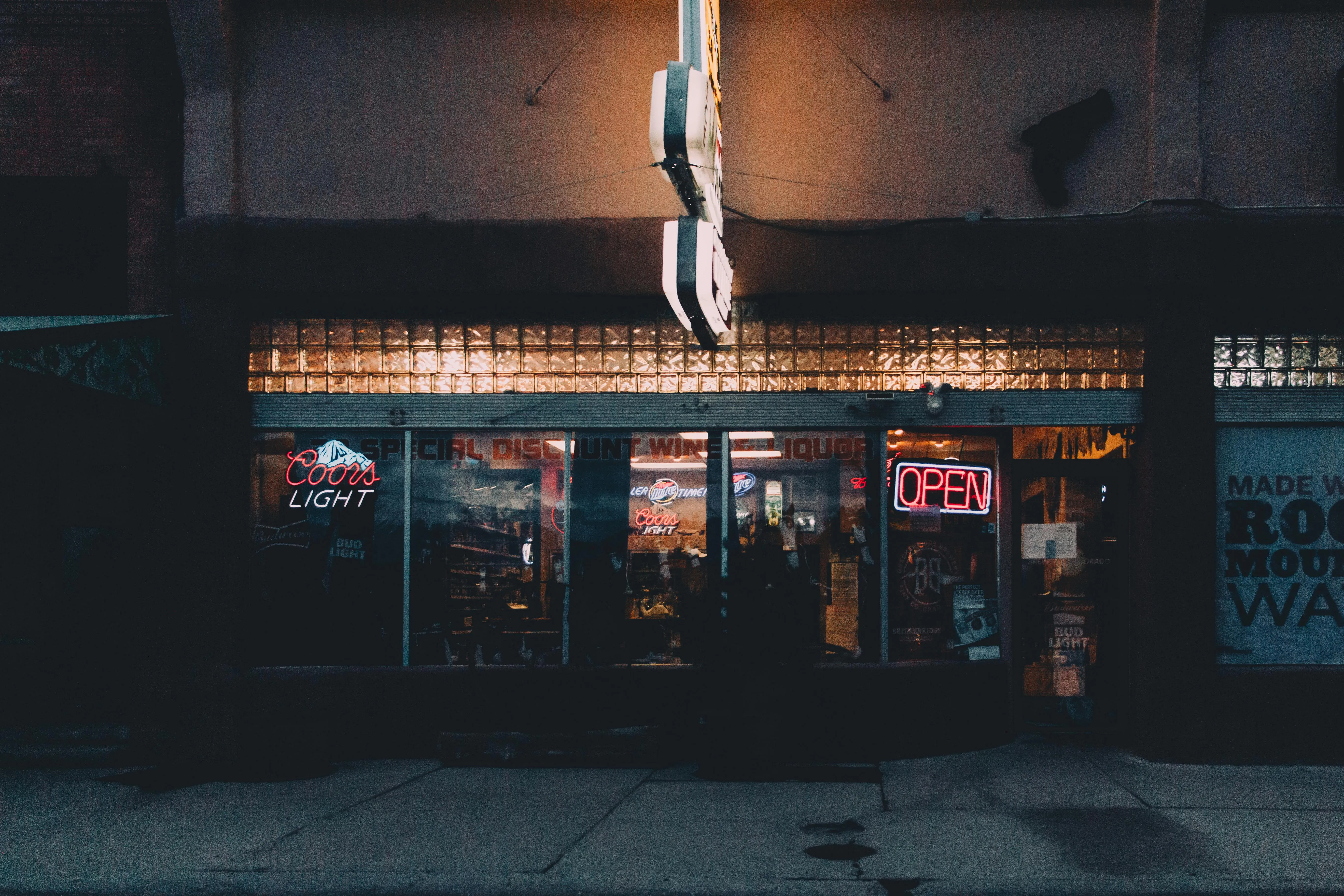 17 Places Everyone Gathered in Small Towns in the 1970s That Are Gone Today